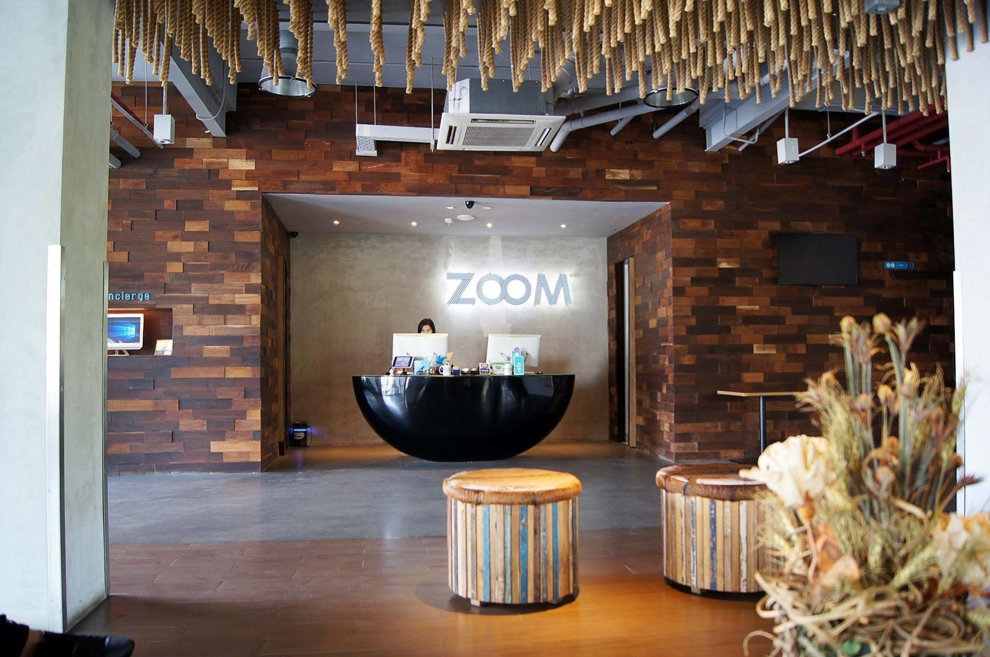 Zoom Smart Hotel Jemursari Сурабая Екстериор снимка